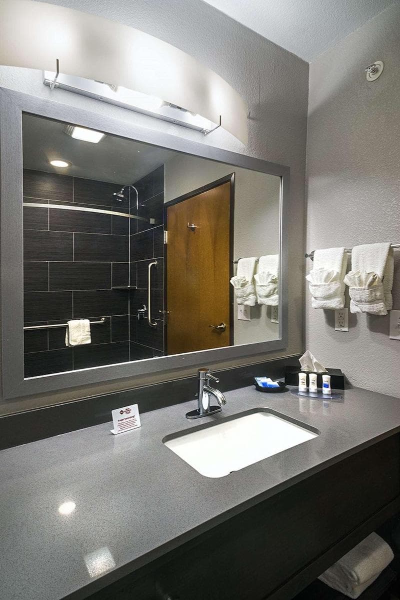 Best Western Plus Lampasas Inn & Suites 4