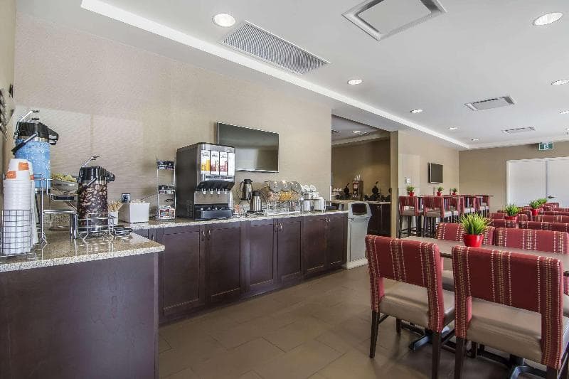 Comfort Suites Regina 3