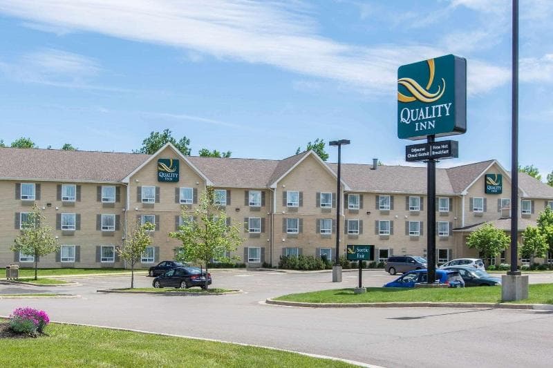Quality Inn Airport 4