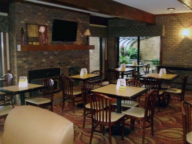 Quality Inn & Suites Searcy I-67 2