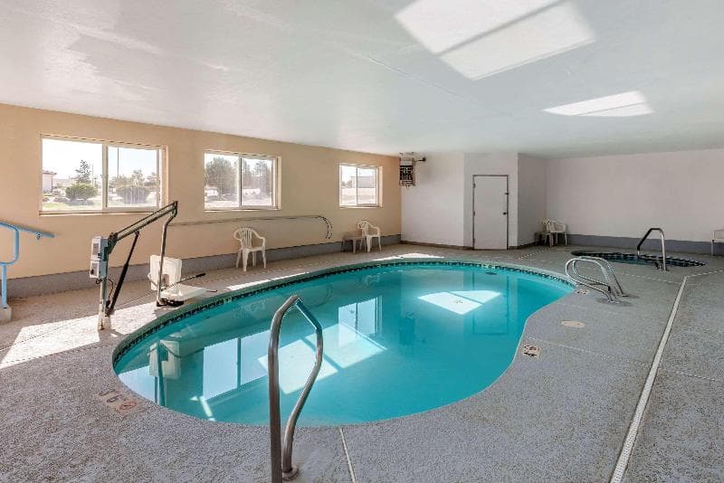 Econo Lodge La Junta 4