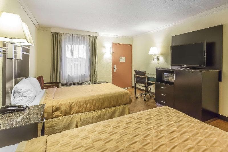 Econo Lodge Gadsden 3