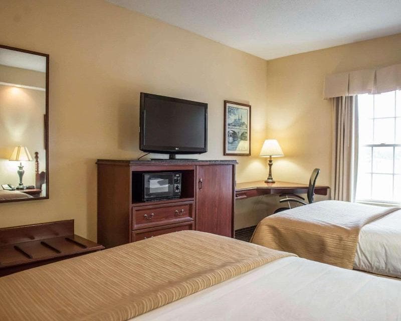 Quality Inn Lake City 4