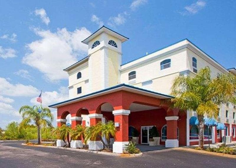 Econo Lodge 5