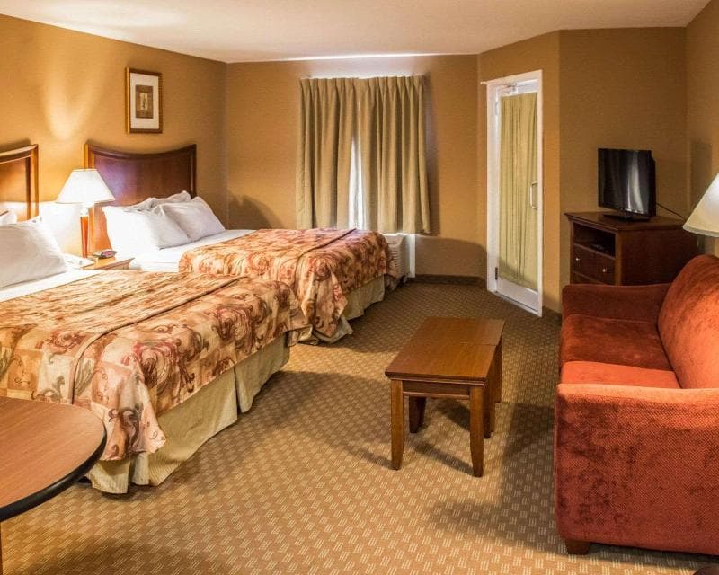 Mainstay Suites 4