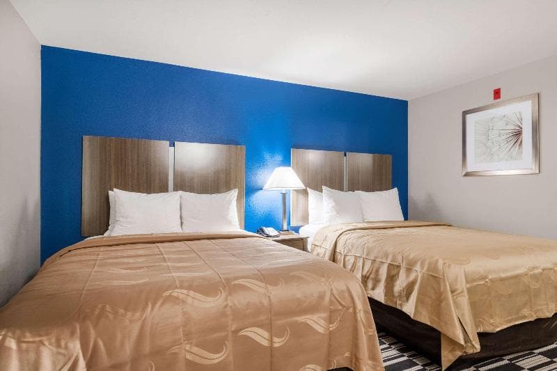 Quality Suites Downtown Convention Center 2