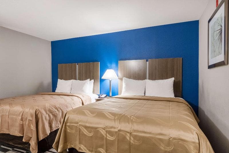 Quality Suites Downtown Convention Center 3