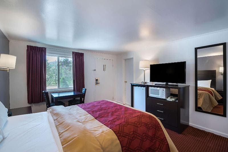 Econo Lodge Lee Great Barrington 4