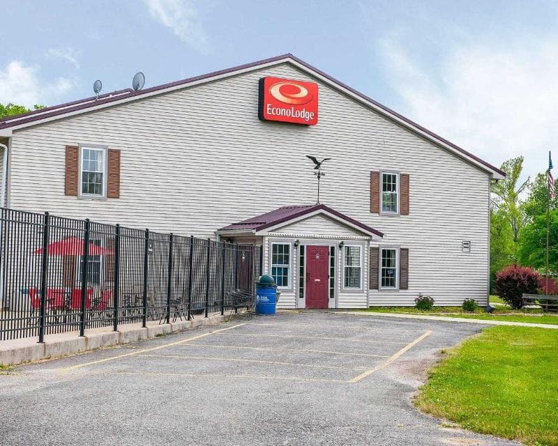 Econo Lodge Rockville 3