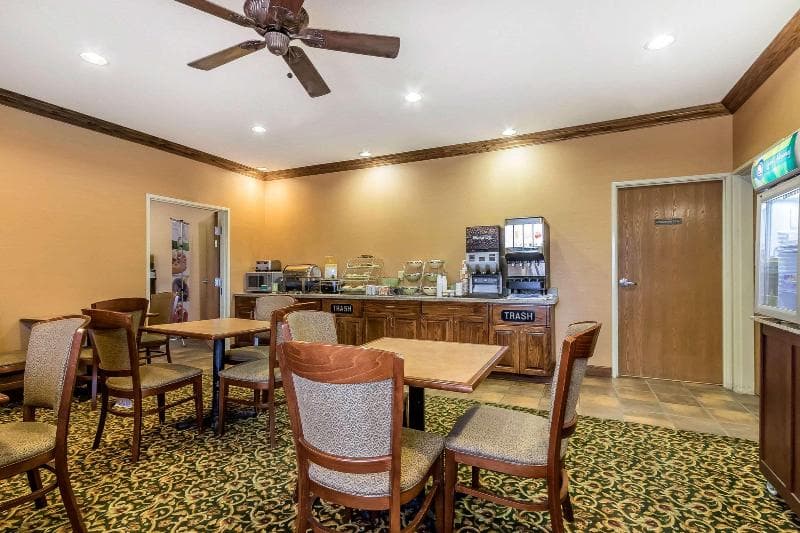 Comfort Inn & Suites 5
