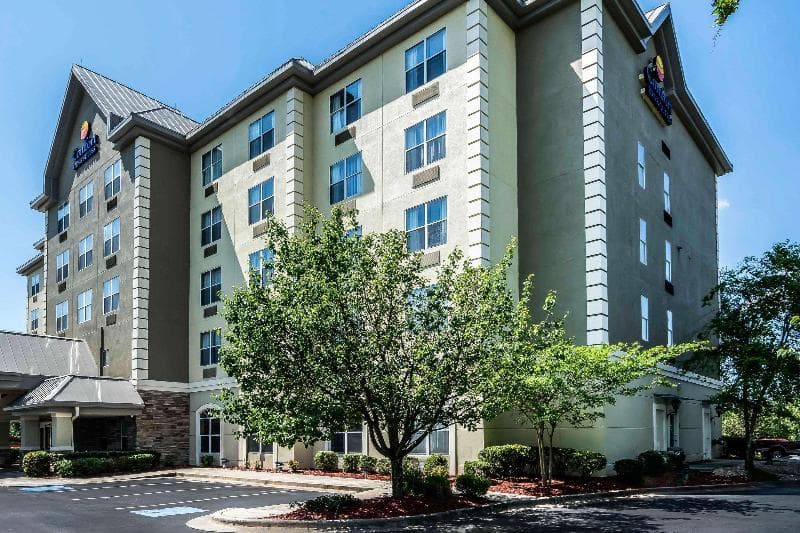 Comfort Inn & Suites Near Six Flags 2