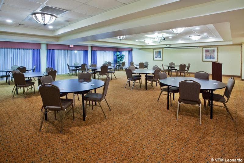 Comfort Inn & Suites 5