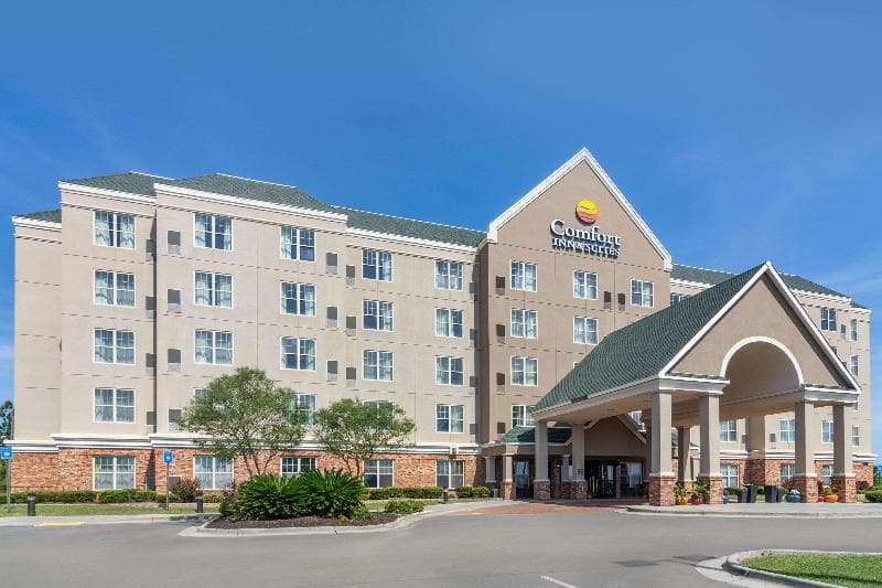 Comfort Inn & Suites 2