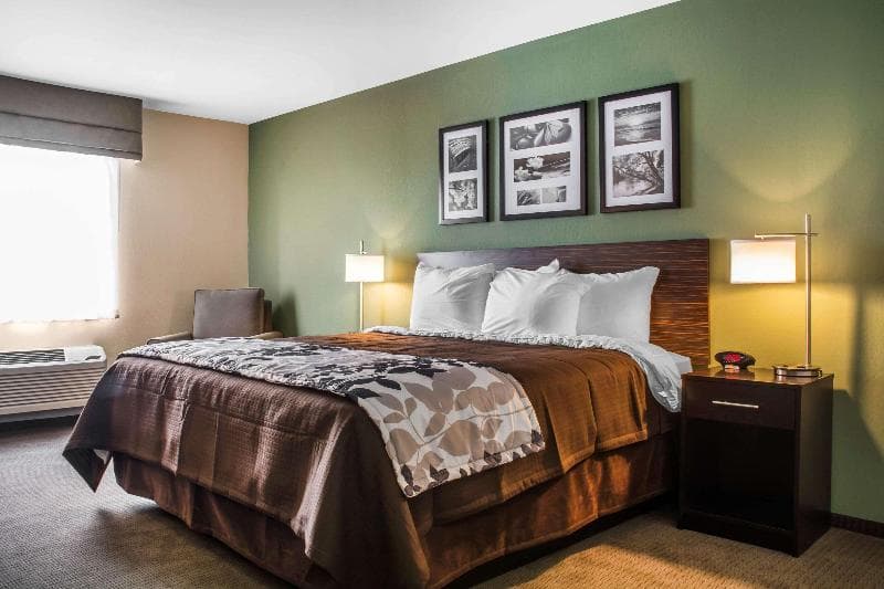 Sleep Inn & Suites Airport 5