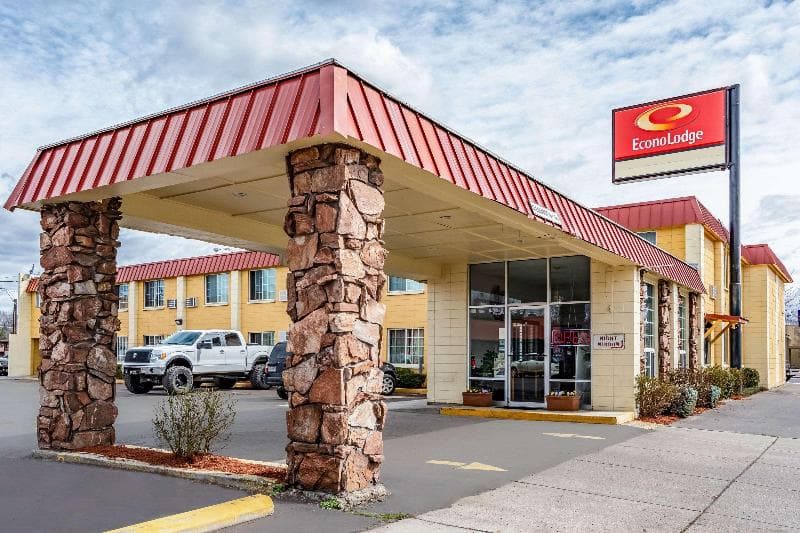 Econo Lodge Prineville 4