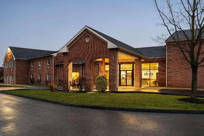 Days Inn & Suites by Wyndham Lancaster Amish Country 3