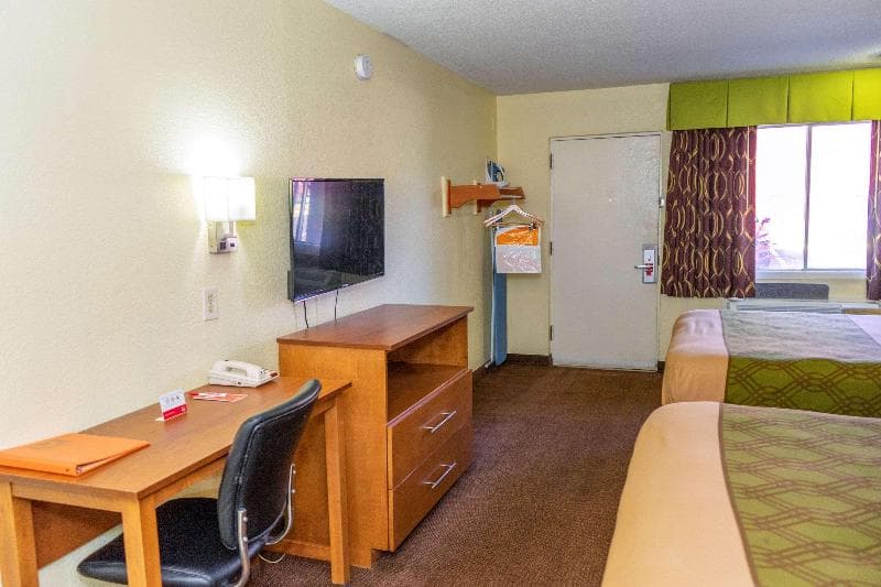 Econo Lodge Weldon - Roanoke Rapids 5