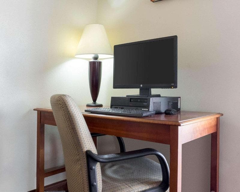 Rodeway Inn West Fargo photo 1