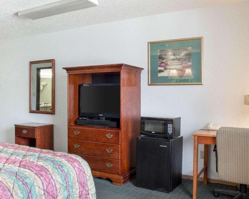 Rodeway Inn West Fargo 4