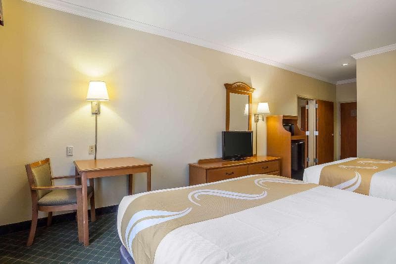 Rodeway Inn South 4