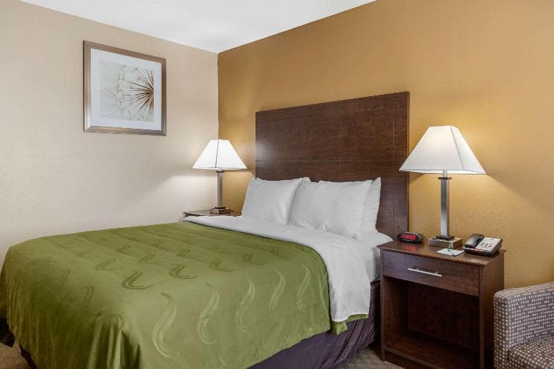 Quality Inn 4