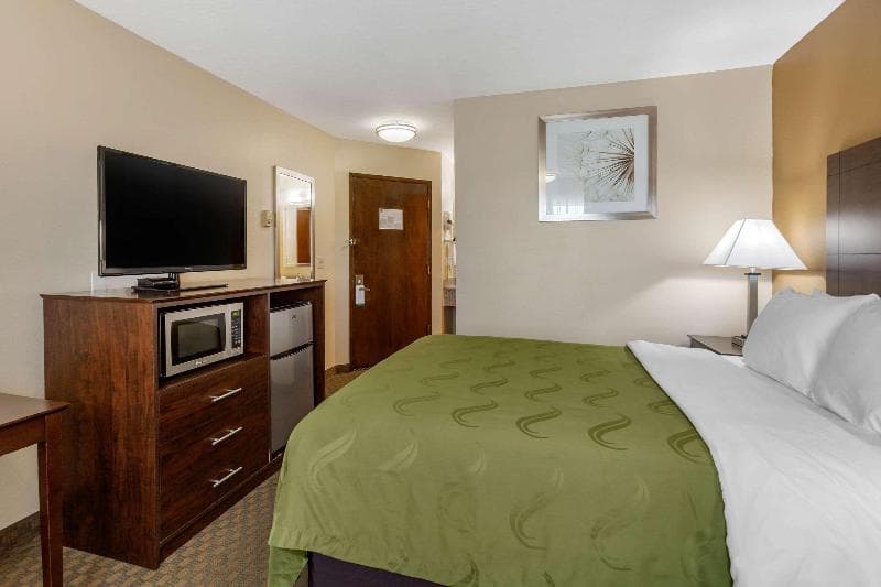 Quality Inn 5