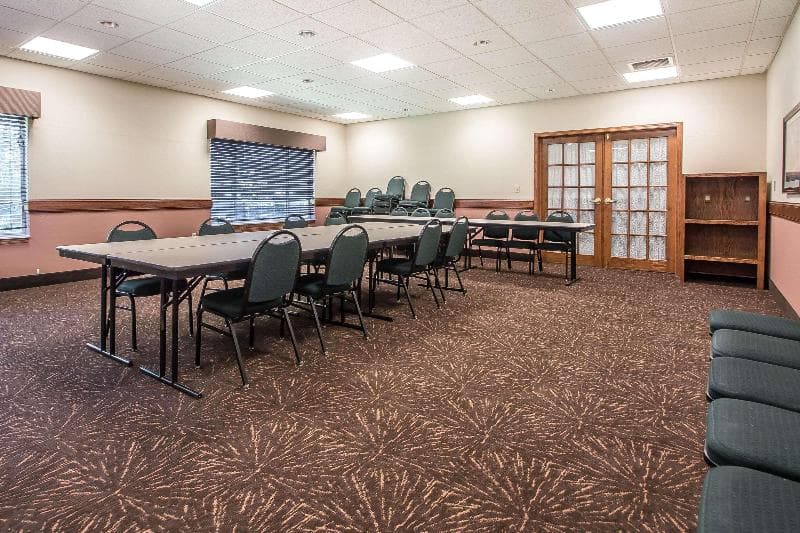 Quality Inn & Suites East Troy I-43 5