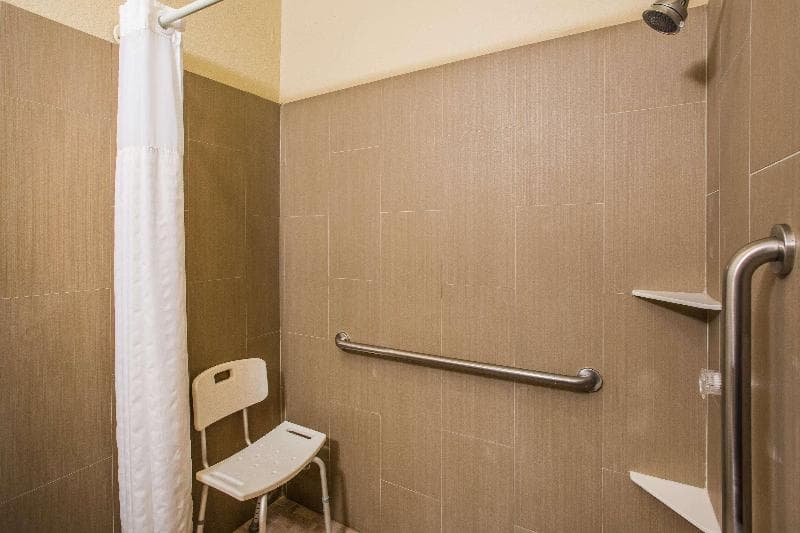 Super 8 By Wyndham Altoona 5
