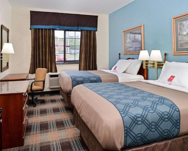 Econo Lodge Inn & Suites Shelbyville 3