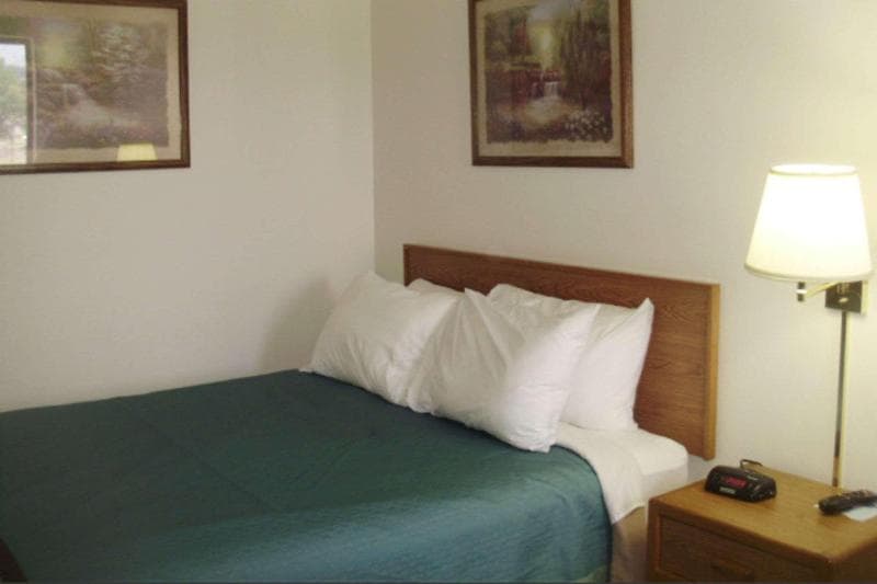 Quality Inn And Suites Warren 5