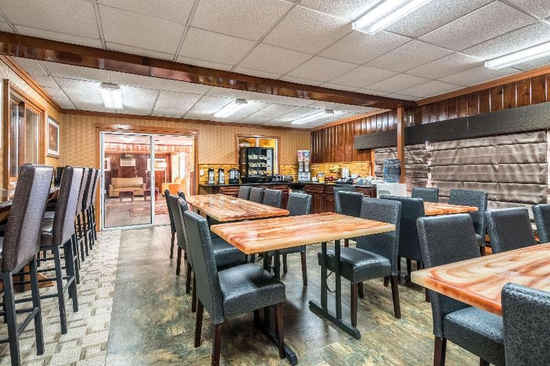 Econo Lodge Rutland City Near Hwy 7 2