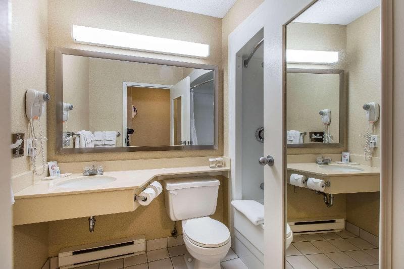 Comfort Inn 3