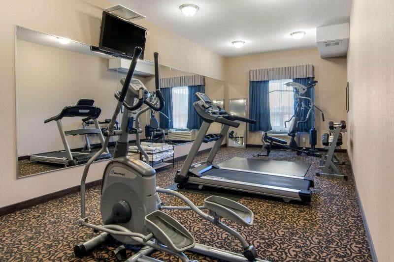 Comfort Inn & Suites 2