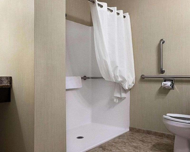 Mainstay Suites 4