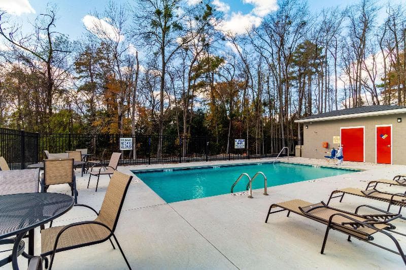 Econo Lodge Inn & Suites 3