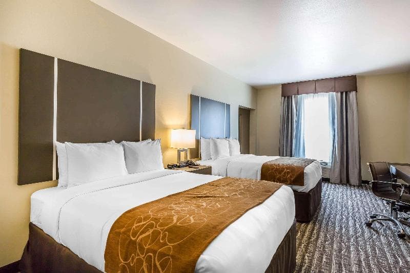 Comfort Suites Northwest Houston At Beltway 8 4