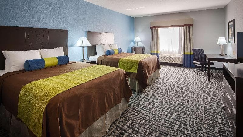 Best Western Plus Lonestar Inn & Suites 4