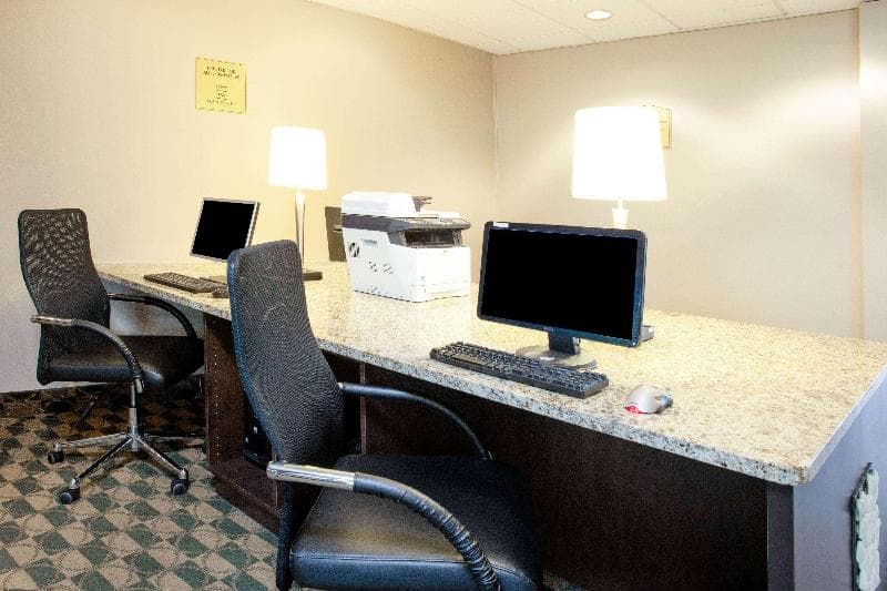 Wyndham Garden Romulus Detroit Metro Airport photo 1