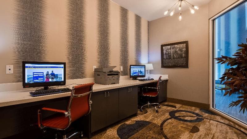 Best Western Plus Airport Inn photo 1