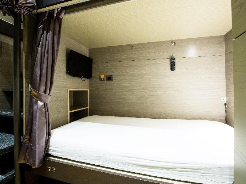 Amici Hotel Six Star Hostel main