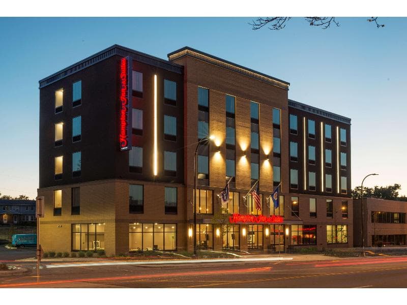Hampton Inn & Suites Minneapolis University Area photo 1