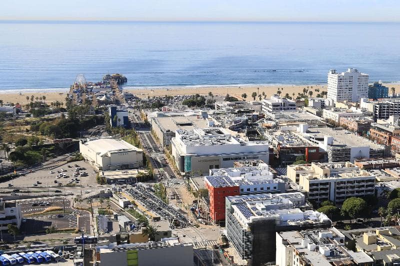 Hampton Inn & Suites Santa Monica 3