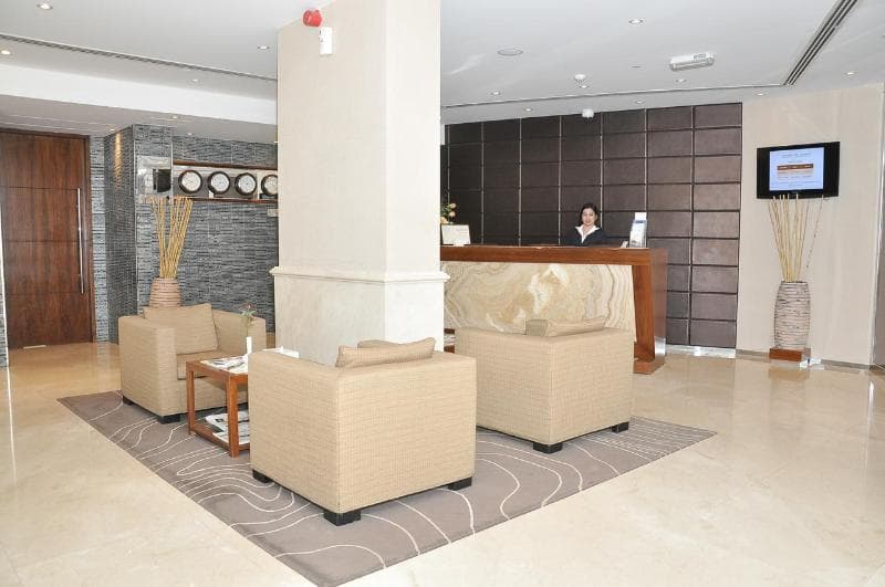 Phoenix Plaza Hotel Apartments 4