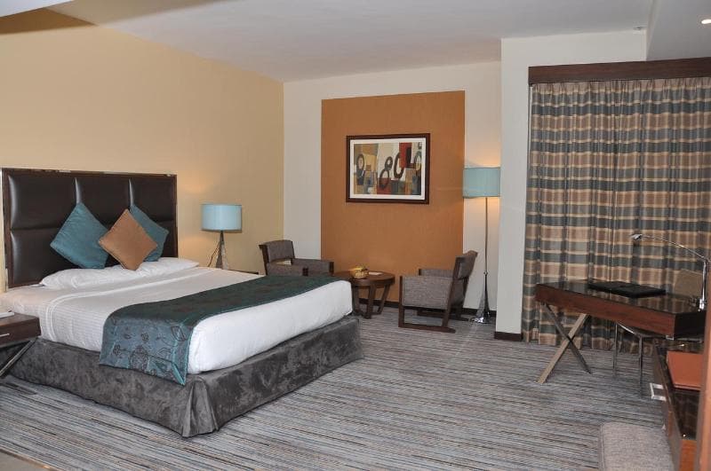 Phoenix Plaza Hotel Apartments 5