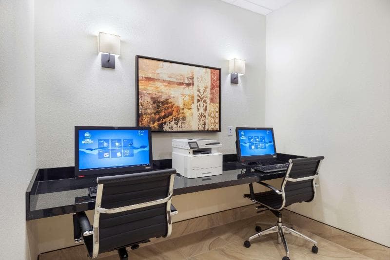 Best Western Plus Hudson Hotel & Suites photo 1