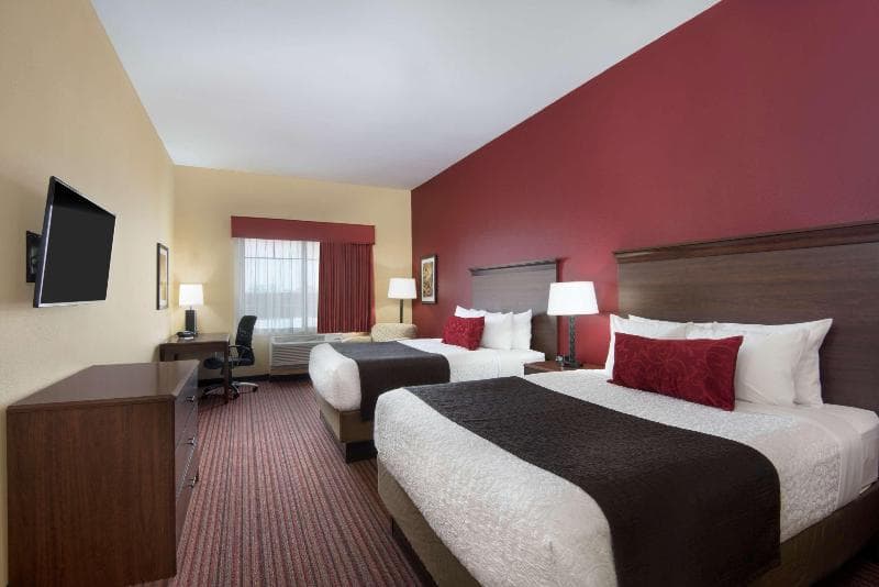 Best Western Plus Hudson Hotel & Suites 4