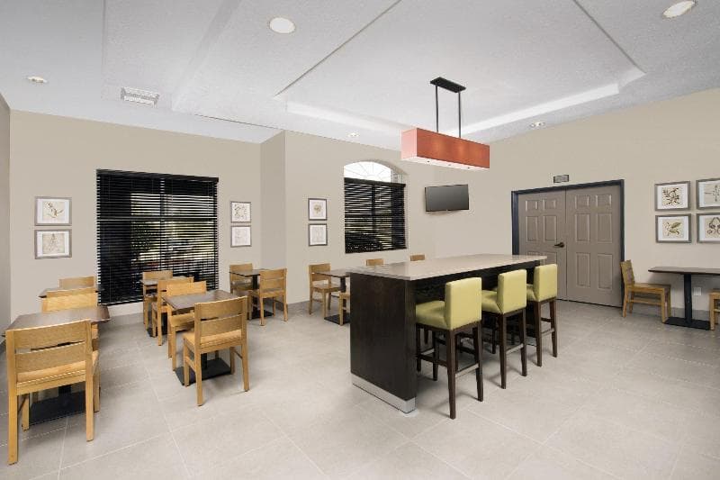 Country Inn & Suites by Radisson, Houston Airport East 4