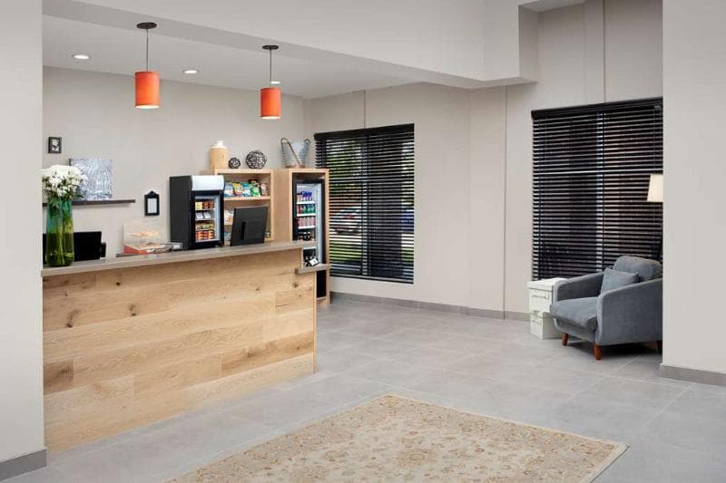 Country Inn & Suites by Radisson, Houston Airport East 3