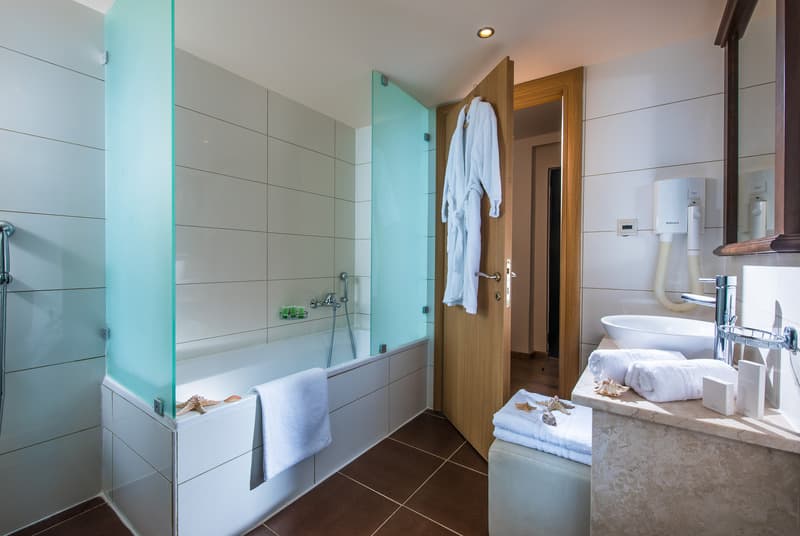 Koutrakis Suites 3
