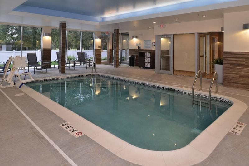 Fairfield Inn & Suites Fremont 2